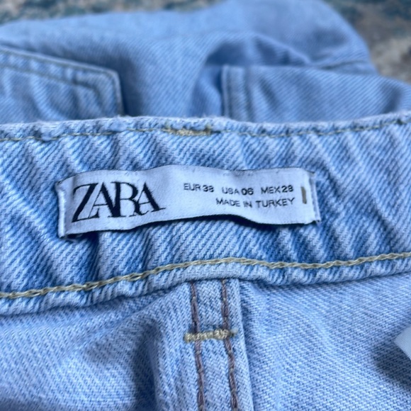 Zara Light Wash Ripped Jeans Size 6 - Picture 3 of 3